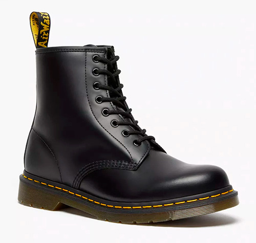 Lo stivale Dr. Martens modello 1460 nato il primo aprile 1960 (1/4/60: l'origine del nome)